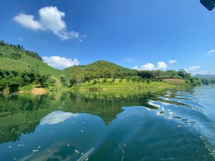 Trải nghiệm khám phá lòng hồ thủy điện TTA Chiêm Hóa